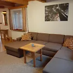 Konzajf Lodge